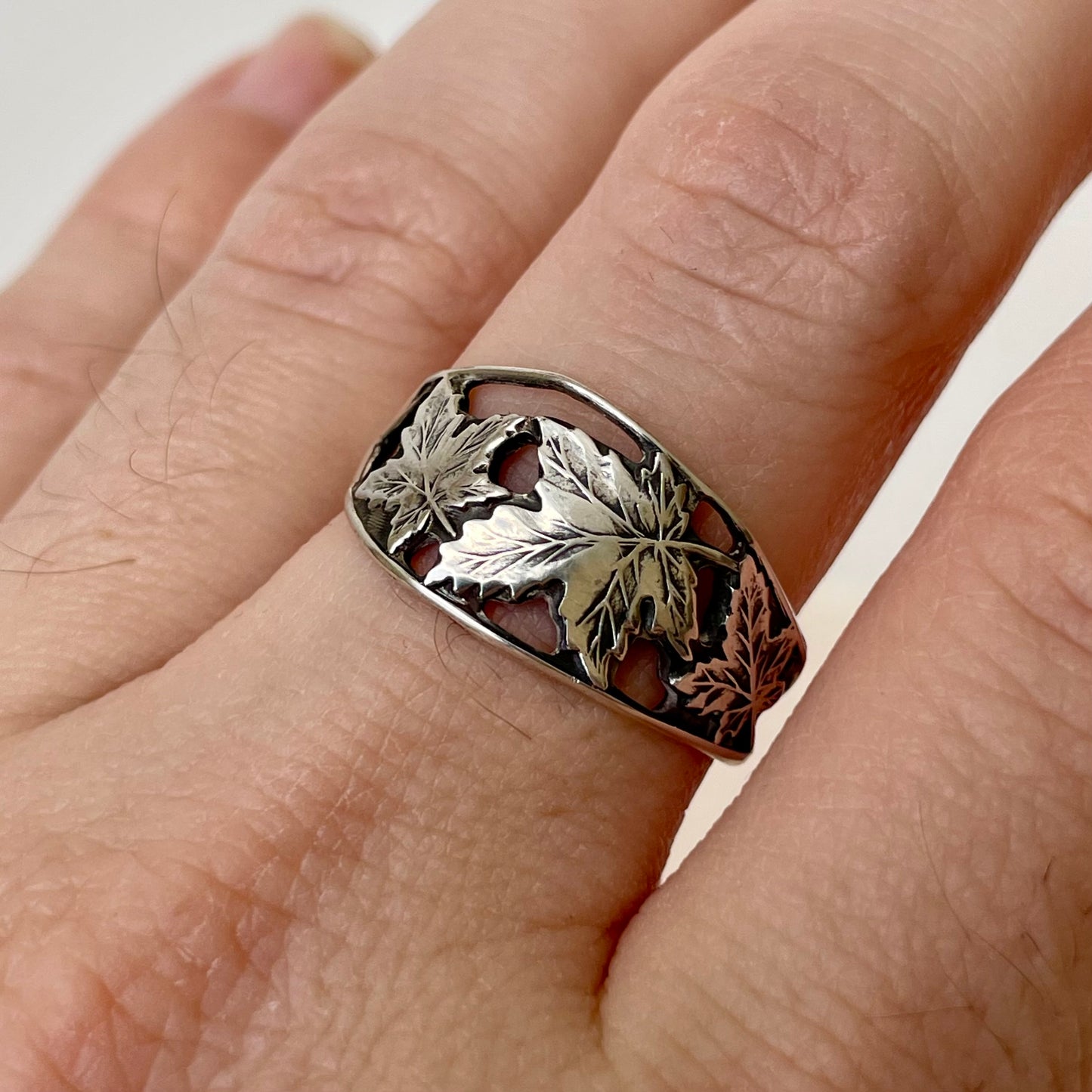 BMco Canadian Maple Leaves Sterling Silver Spoon Band Ring